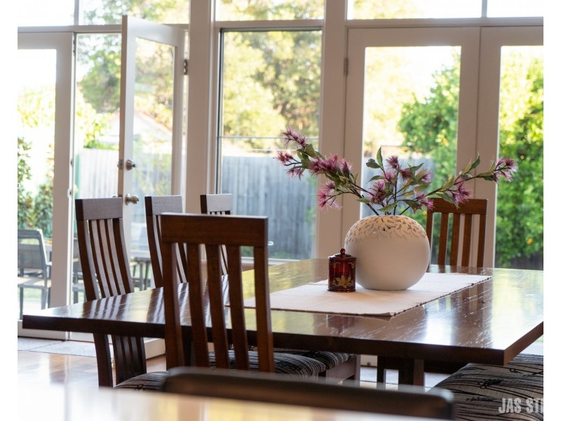 9 Farm Street, Newport VIC 3015