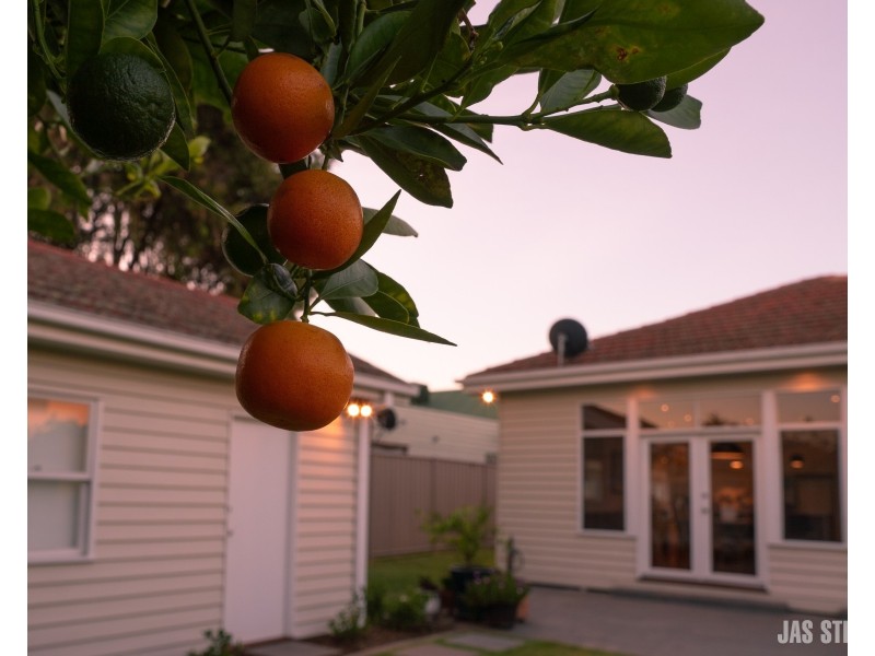 9 Farm Street, Newport VIC 3015