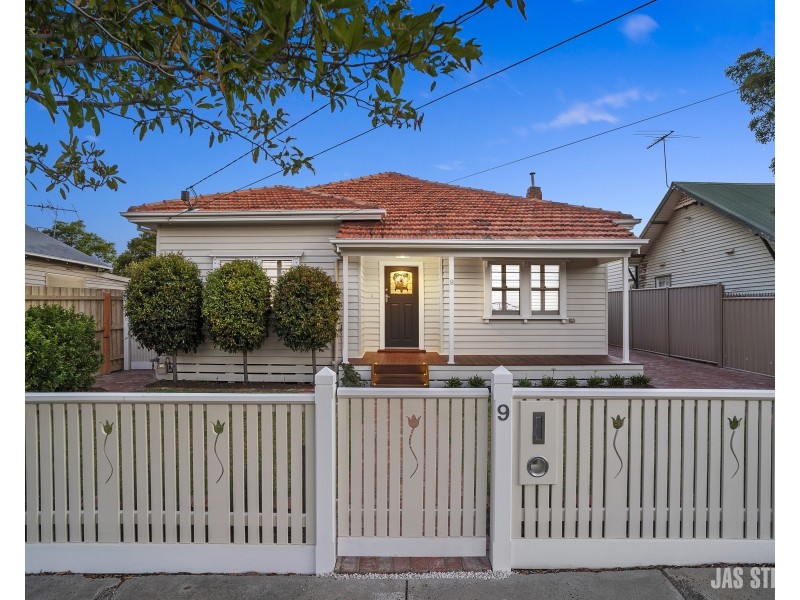 9 Farm Street, Newport VIC 3015