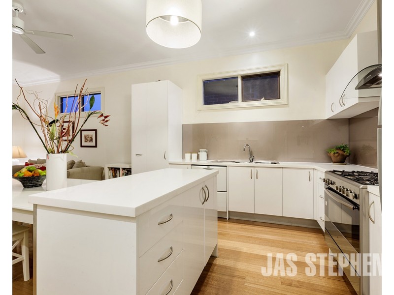 51 Queensville Street, Kingsville VIC 3012