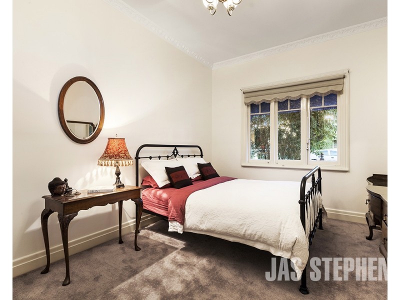 51 Queensville Street, Kingsville VIC 3012