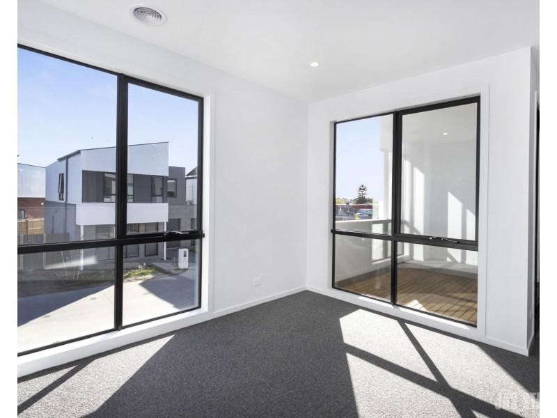 10 Montgomery Court, St Albans VIC 3021