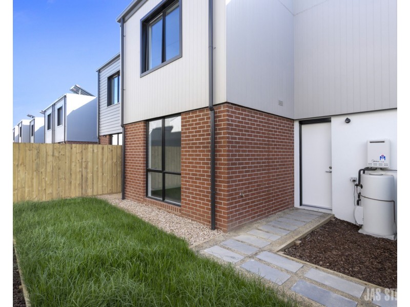 10 Montgomery Court, St Albans VIC 3021