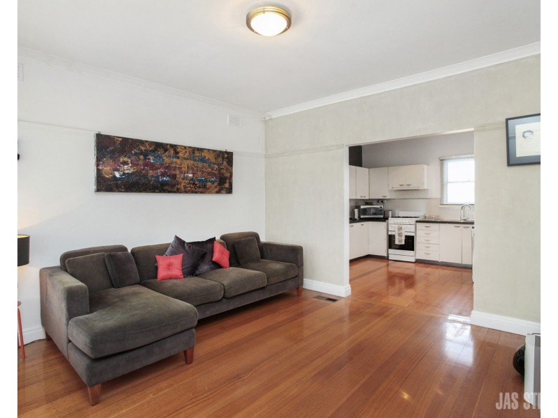 27 St Leonards Avenue, Yarraville VIC 3013