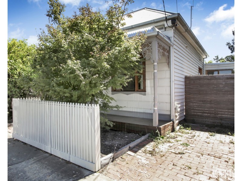 64 Hobbs Street, Seddon VIC 3011