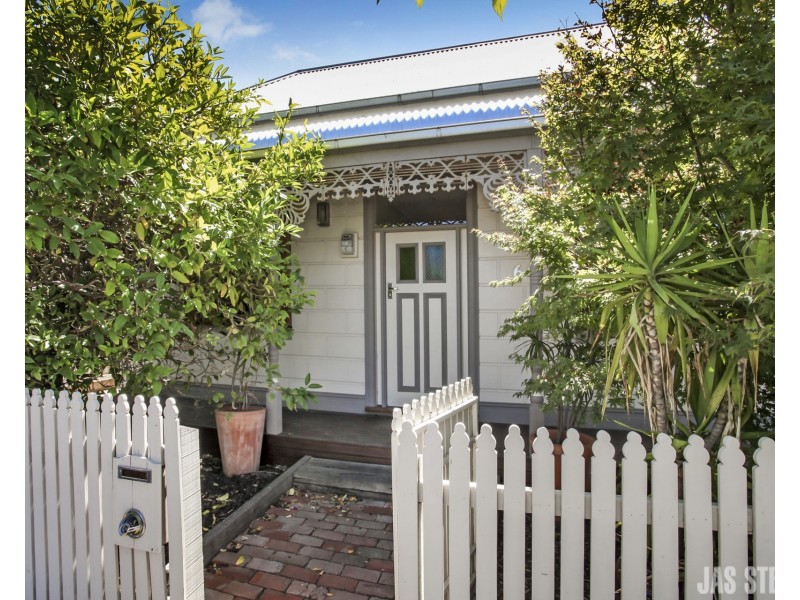 64 Hobbs Street, Seddon VIC 3011