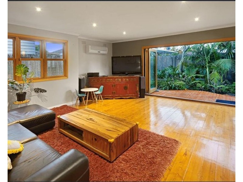 64 Hobbs Street, Seddon VIC 3011