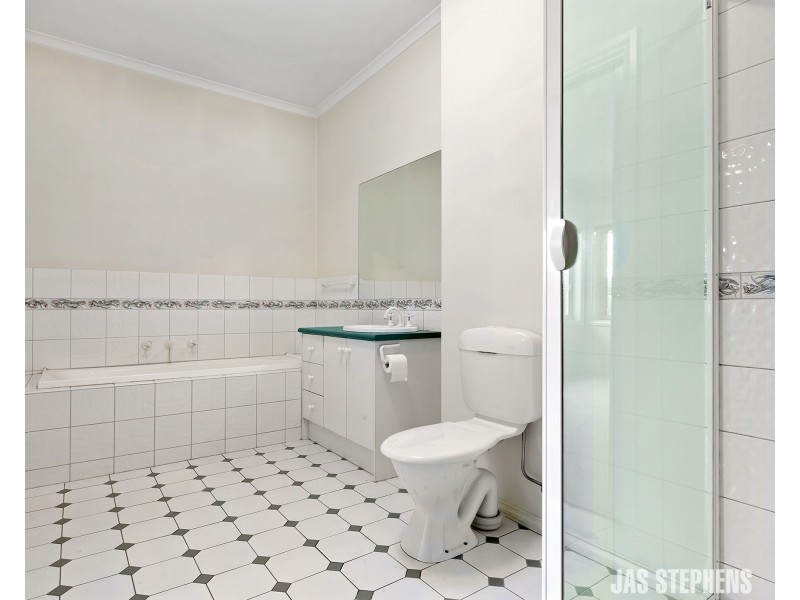 87 Paxton Street, South Kingsville VIC 3015