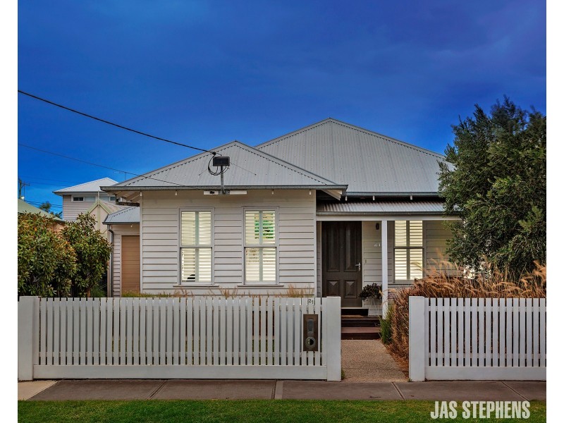 21 Oakbank Street, Newport VIC 3015