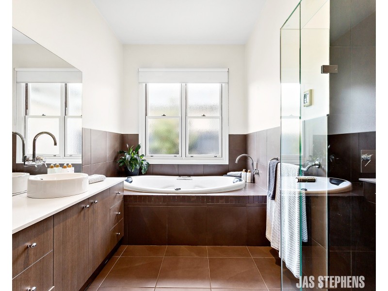 21 Oakbank Street, Newport VIC 3015