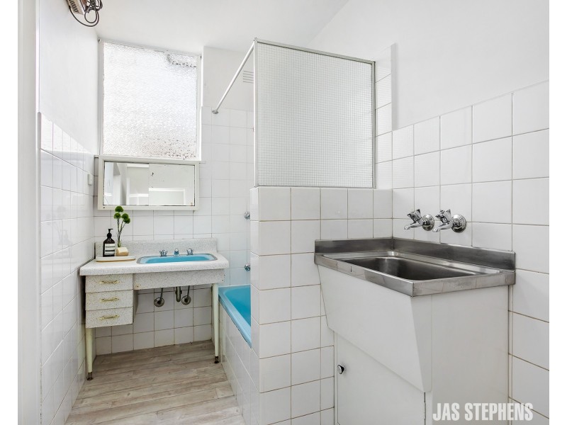 8/15 Kingsville Street, Kingsville VIC 3012