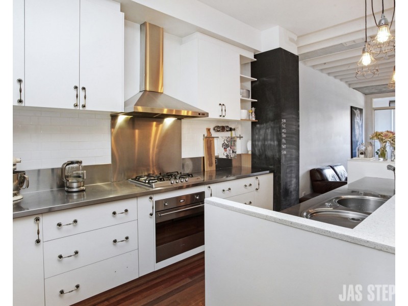 15 Bute Street, Seddon VIC 3011