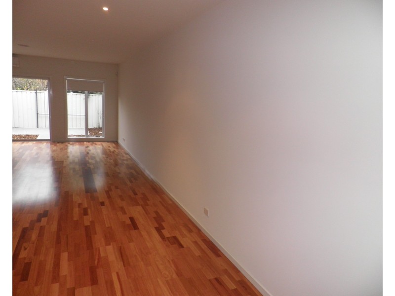 1/5 Alma Street, Maidstone VIC 3012