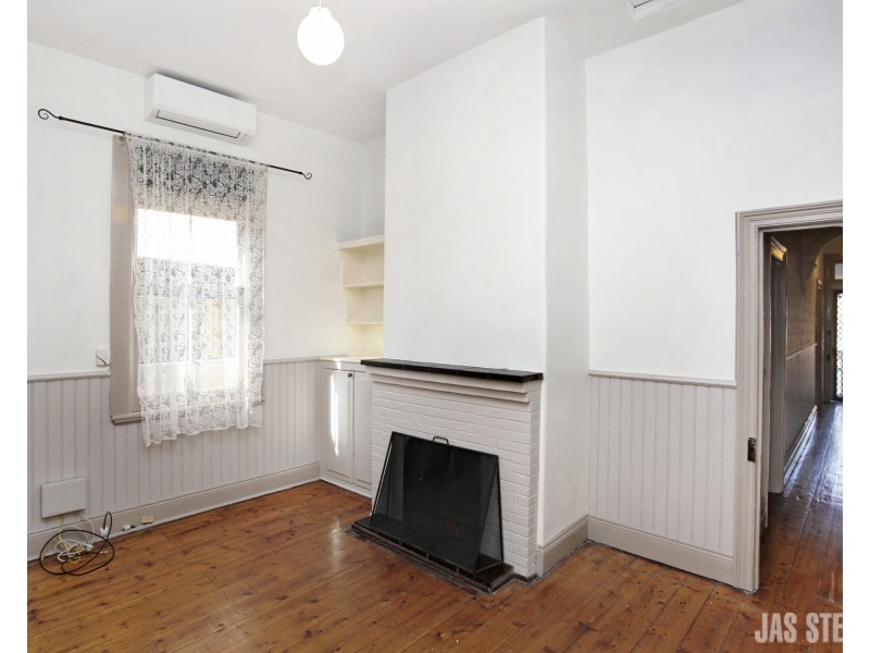 2 Arran Street, Seddon VIC 3011