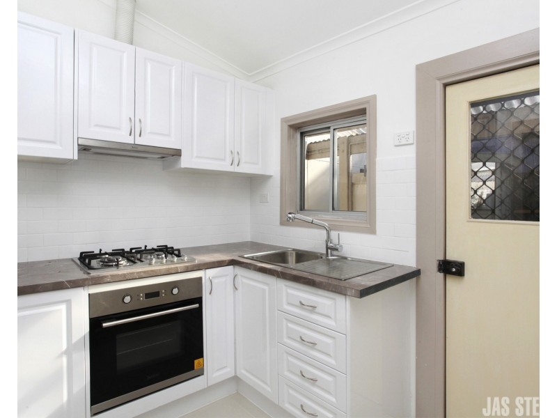 2 Arran Street, Seddon VIC 3011