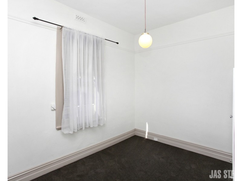 2 Arran Street, Seddon VIC 3011