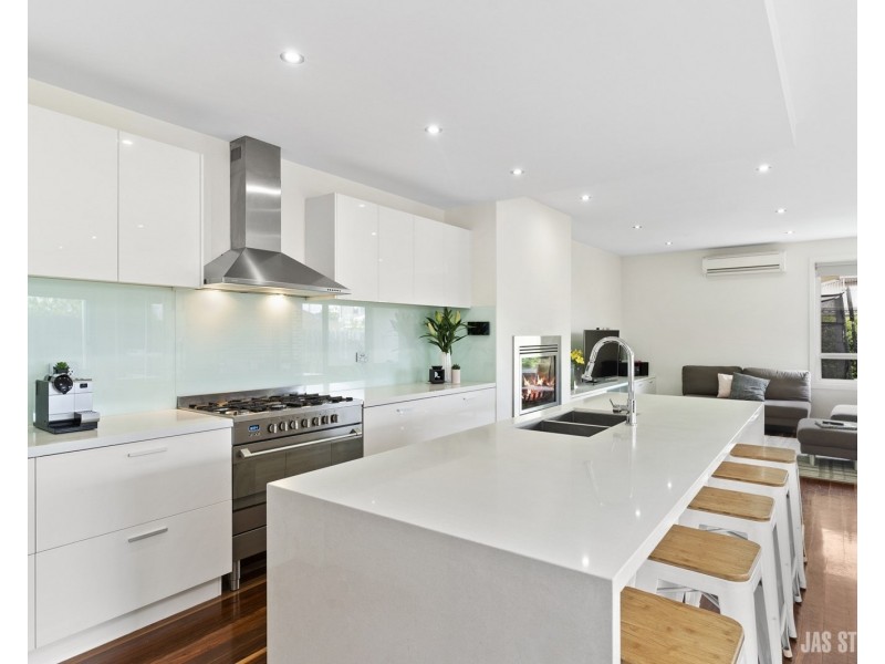 15 Muir Street, Spotswood VIC 3015