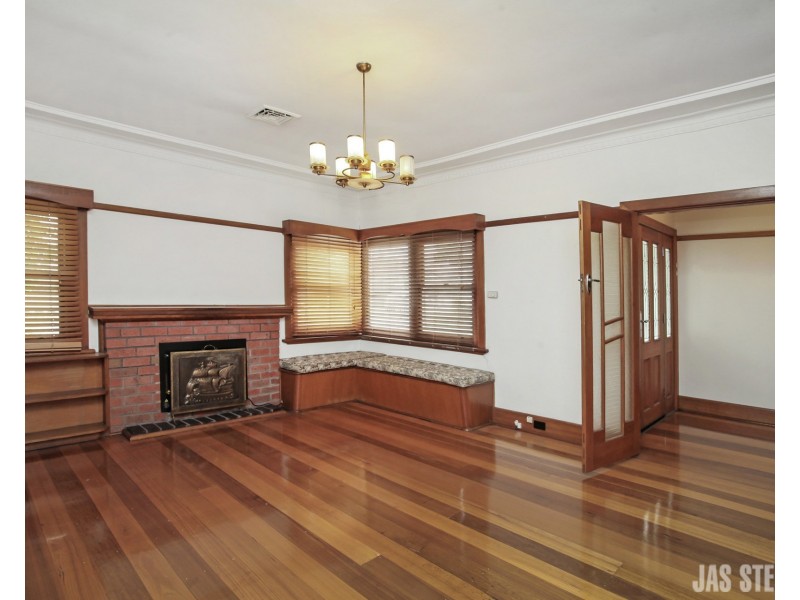 33 Napoleon Street, West Footscray VIC 3012