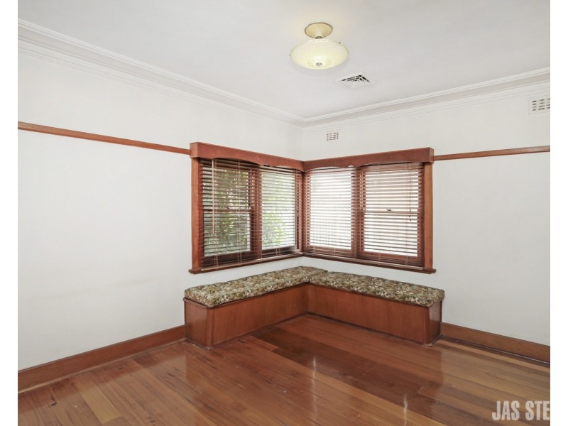 33 Napoleon Street, West Footscray VIC 3012