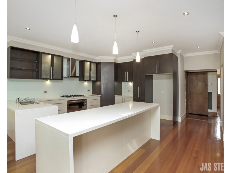 33 Napoleon Street, West Footscray VIC 3012