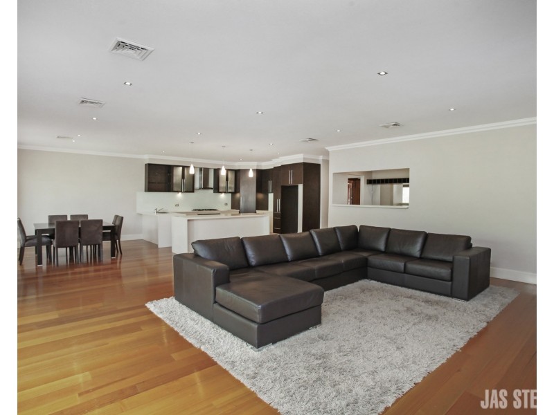 33 Napoleon Street, West Footscray VIC 3012