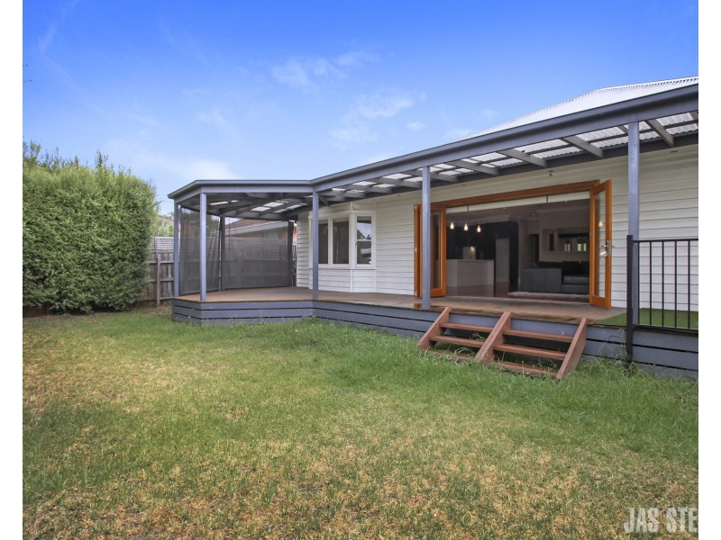 33 Napoleon Street, West Footscray VIC 3012