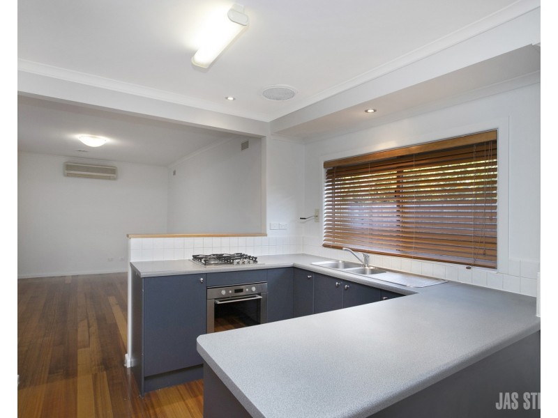 2/145 Essex Street, West Footscray VIC 3012