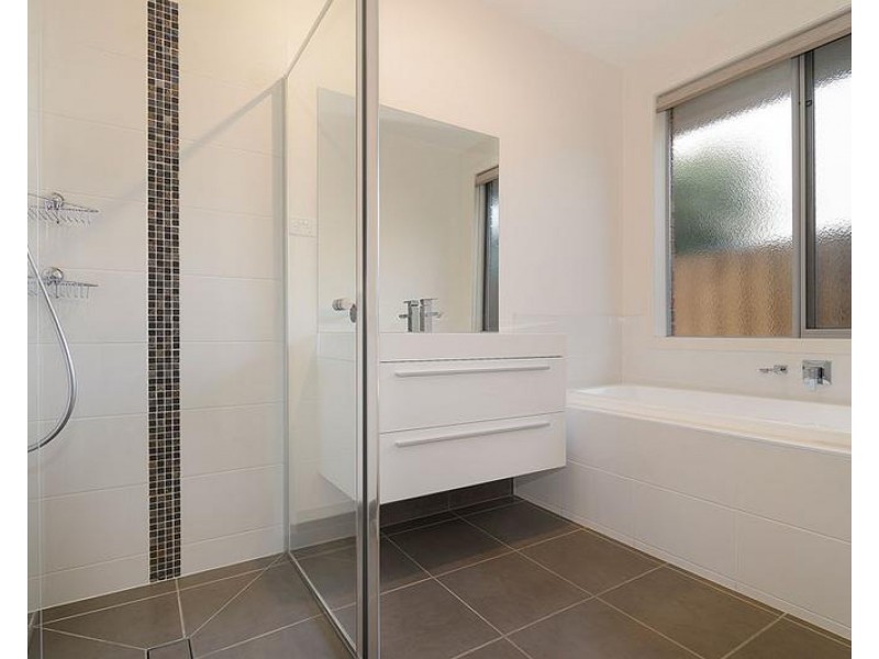 2/23 Kyle Road, Altona North VIC 3025