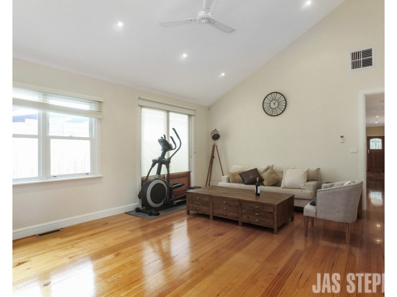 15 Charlotte Street, Yarraville VIC 3013