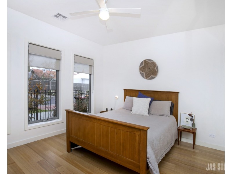 1/84 Kingsville Street, Kingsville VIC 3012