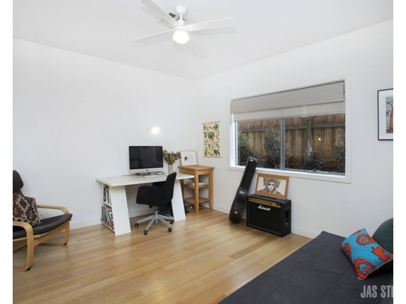 1/84 Kingsville Street, Kingsville VIC 3012