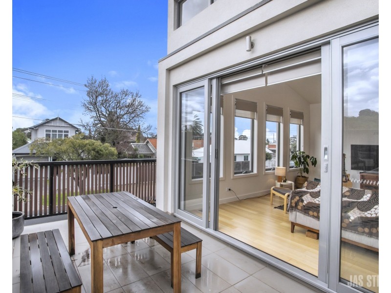 1/84 Kingsville Street, Kingsville VIC 3012