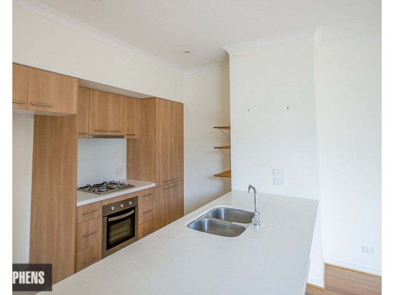 77 McDougall Drive, Footscray VIC 3011