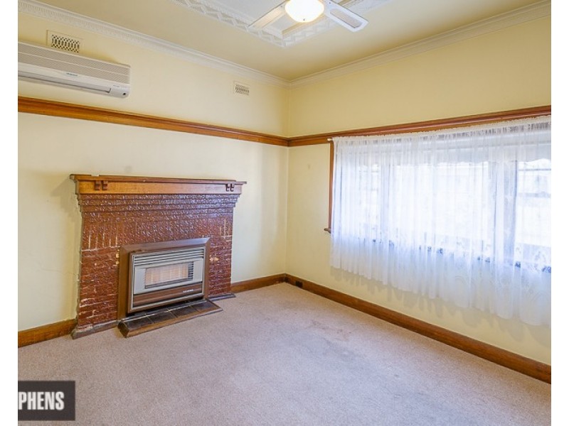 33 Howard Street, Maidstone VIC 3012