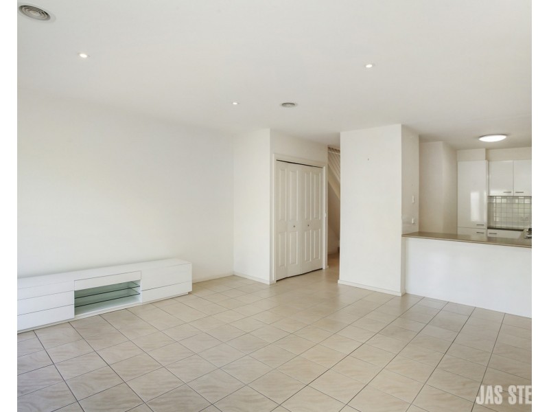 2/65 Tarrengower Street, Yarraville VIC 3013