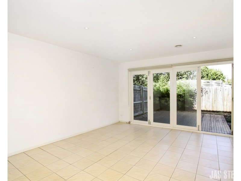 2/65 Tarrengower Street, Yarraville VIC 3013