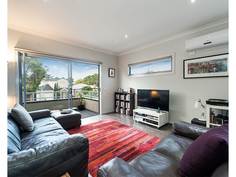 2/4 Holland Court, Maidstone VIC 3012