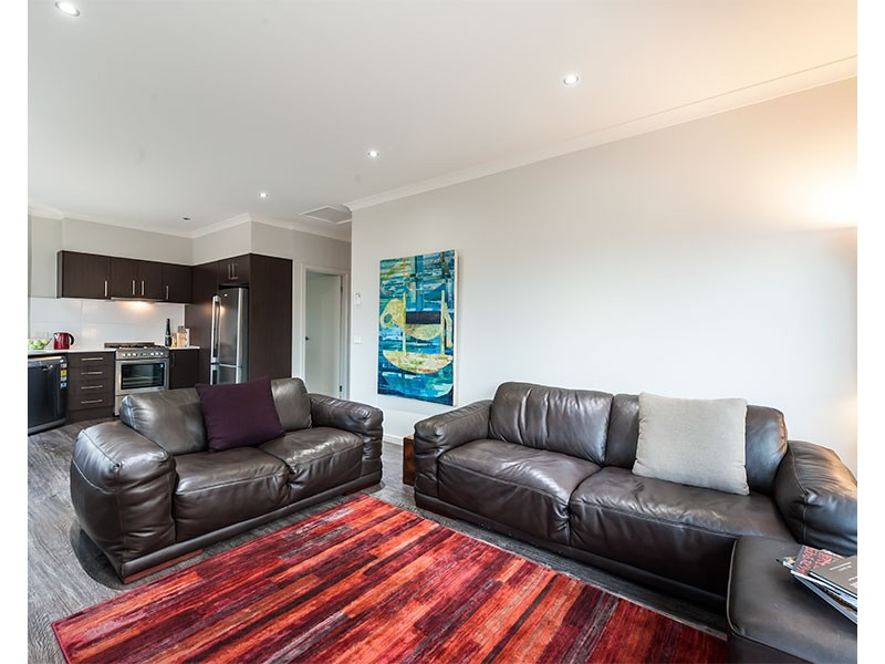 2/4 Holland Court, Maidstone VIC 3012