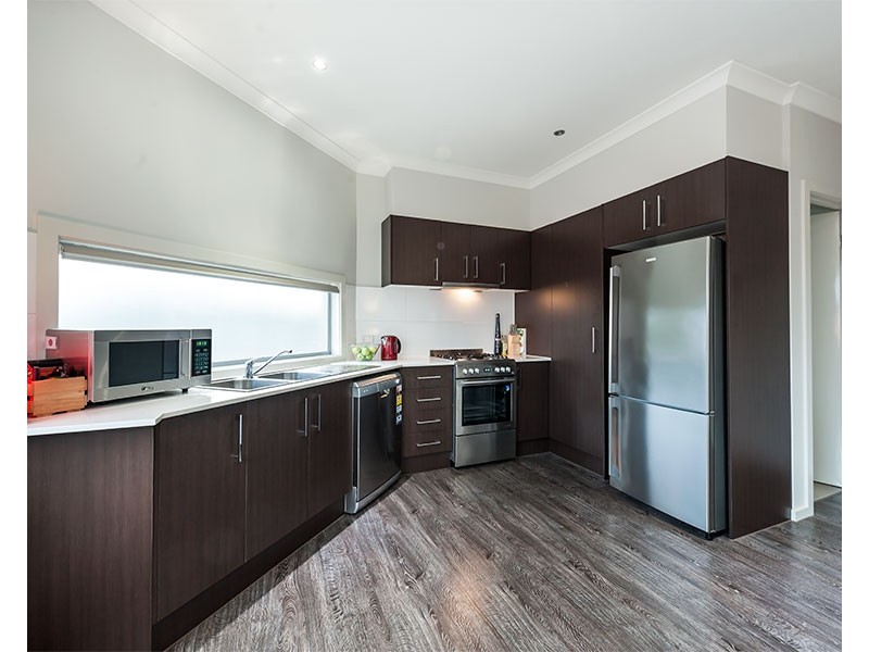 2/4 Holland Court, Maidstone VIC 3012