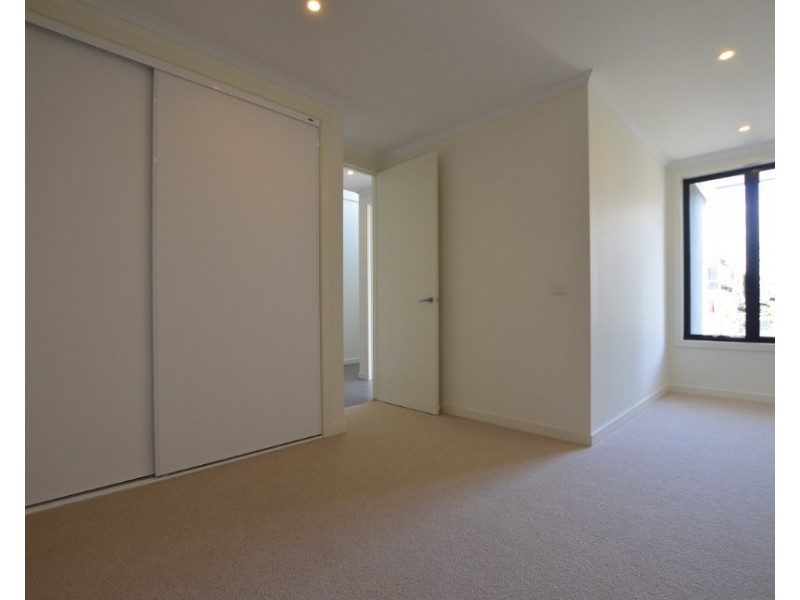 8 Souter Crescent, Footscray VIC 3011