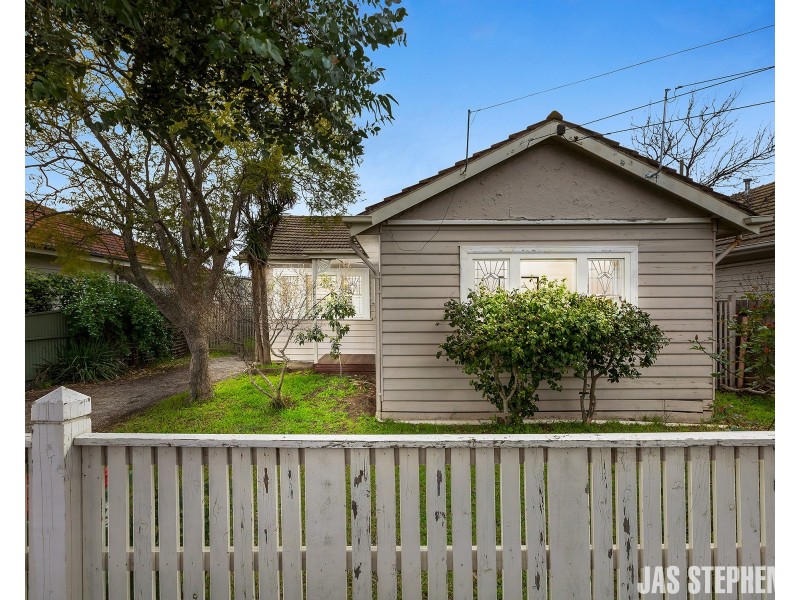12 Thomson Street, Maidstone VIC 3012