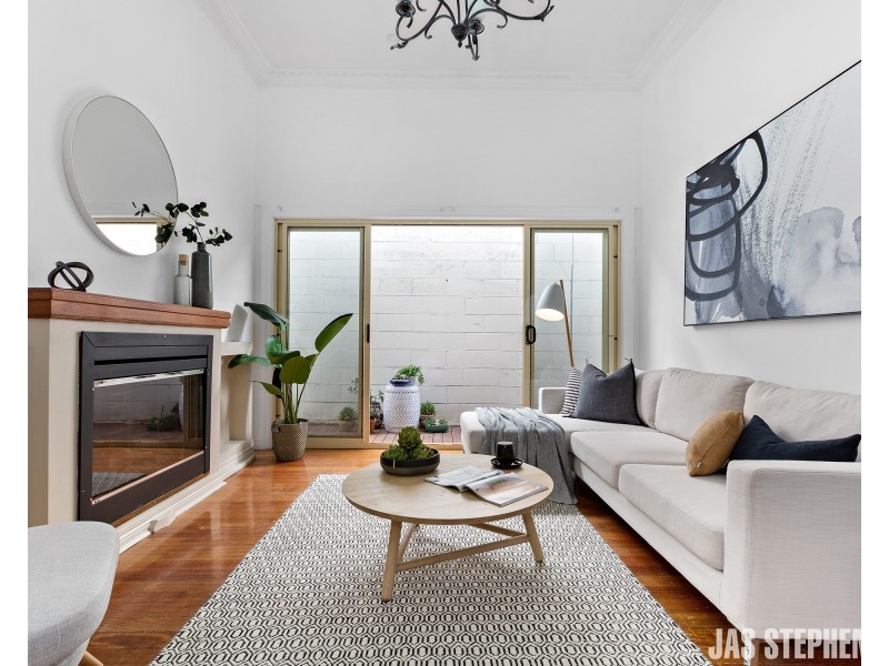 12 Bilston Street, Seddon VIC 3011