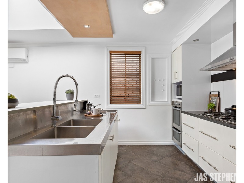 12 Bilston Street, Seddon VIC 3011