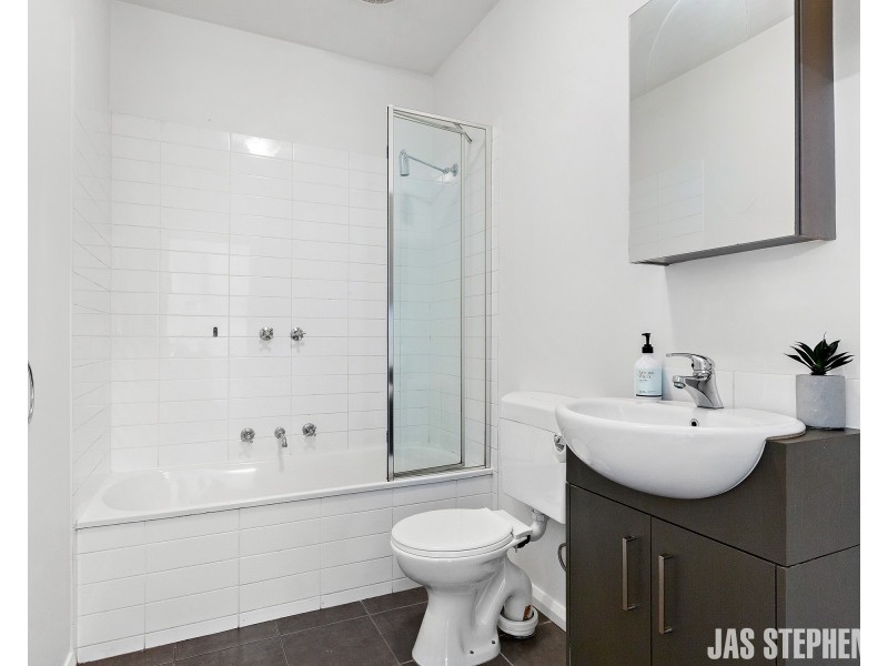 1 Bishop Street, Kingsville VIC 3012