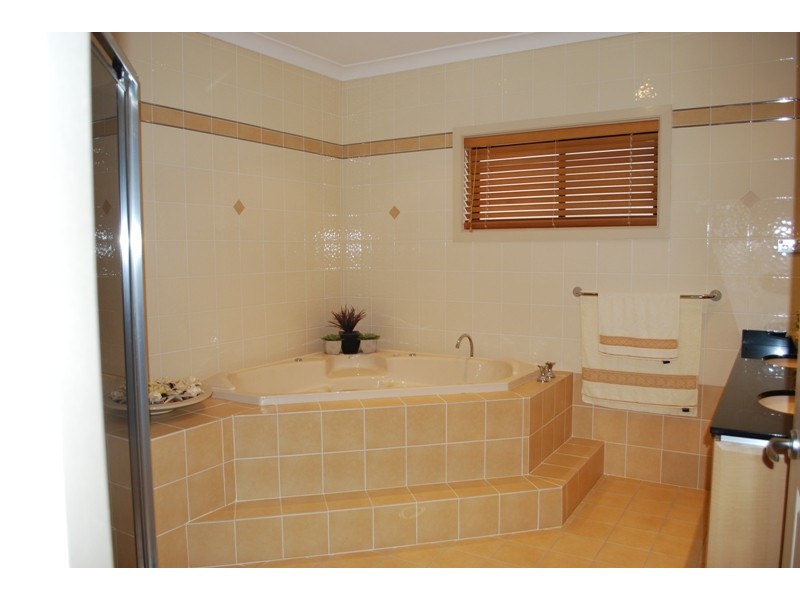 West Hoxton NSW 2171