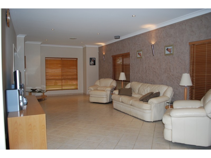 West Hoxton NSW 2171