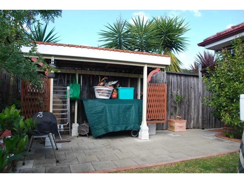 Wattle Grove NSW 2173