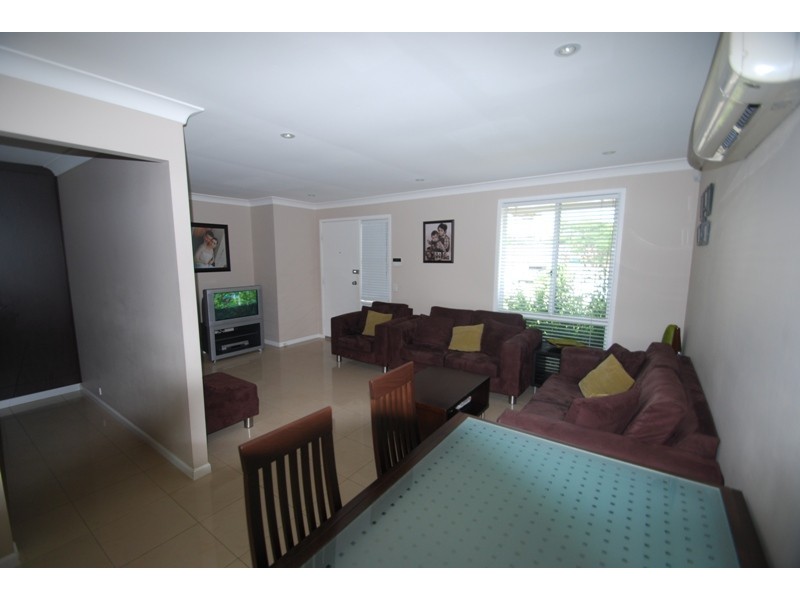 Edensor Park NSW 2176