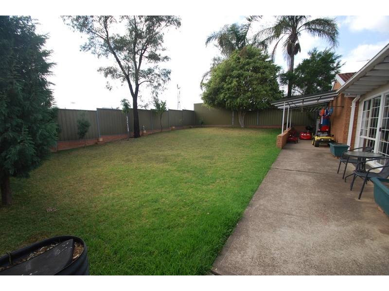 Edensor Park NSW 2176