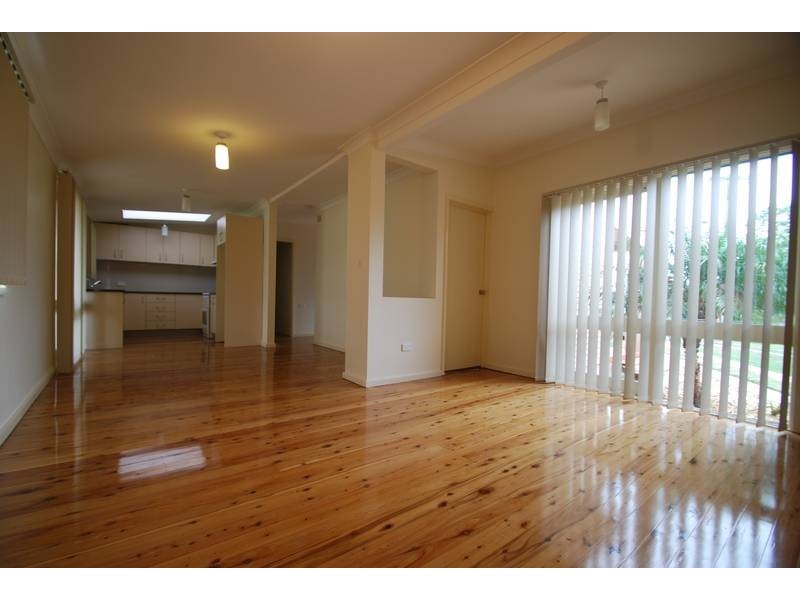 11 Opal Place, Cartwright NSW 2168